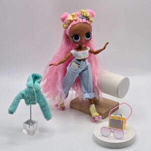 LOL Surprise OMG Series 4.5 Sunshine Gurl Fashion Doll & Accessories
